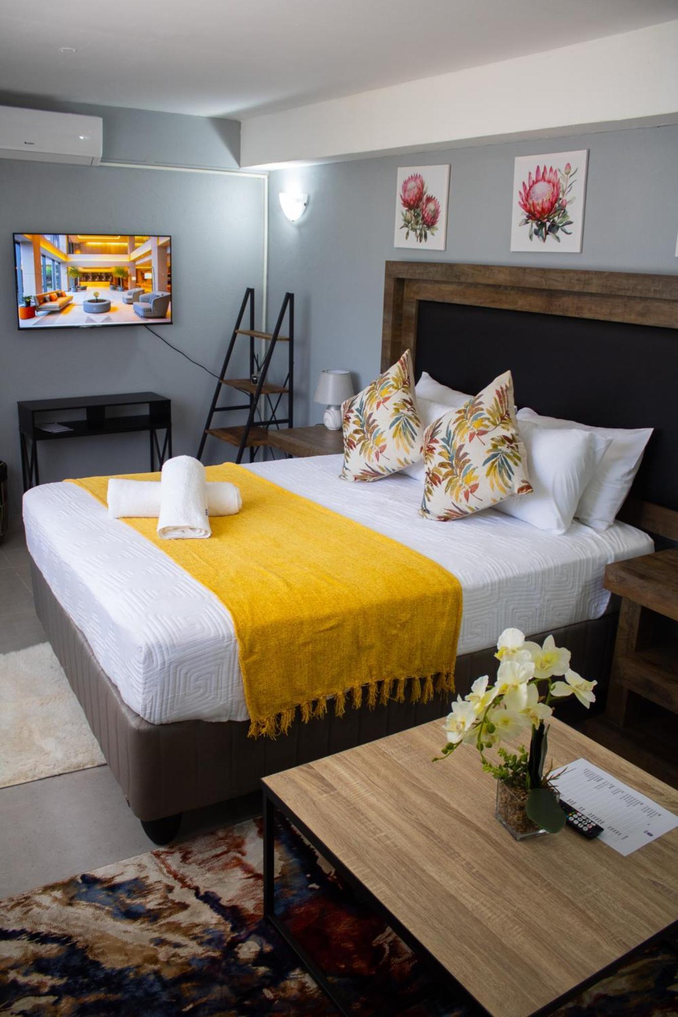 Rehoboth Ezulwini Suites Lobamba ภายนอก รูปภาพ